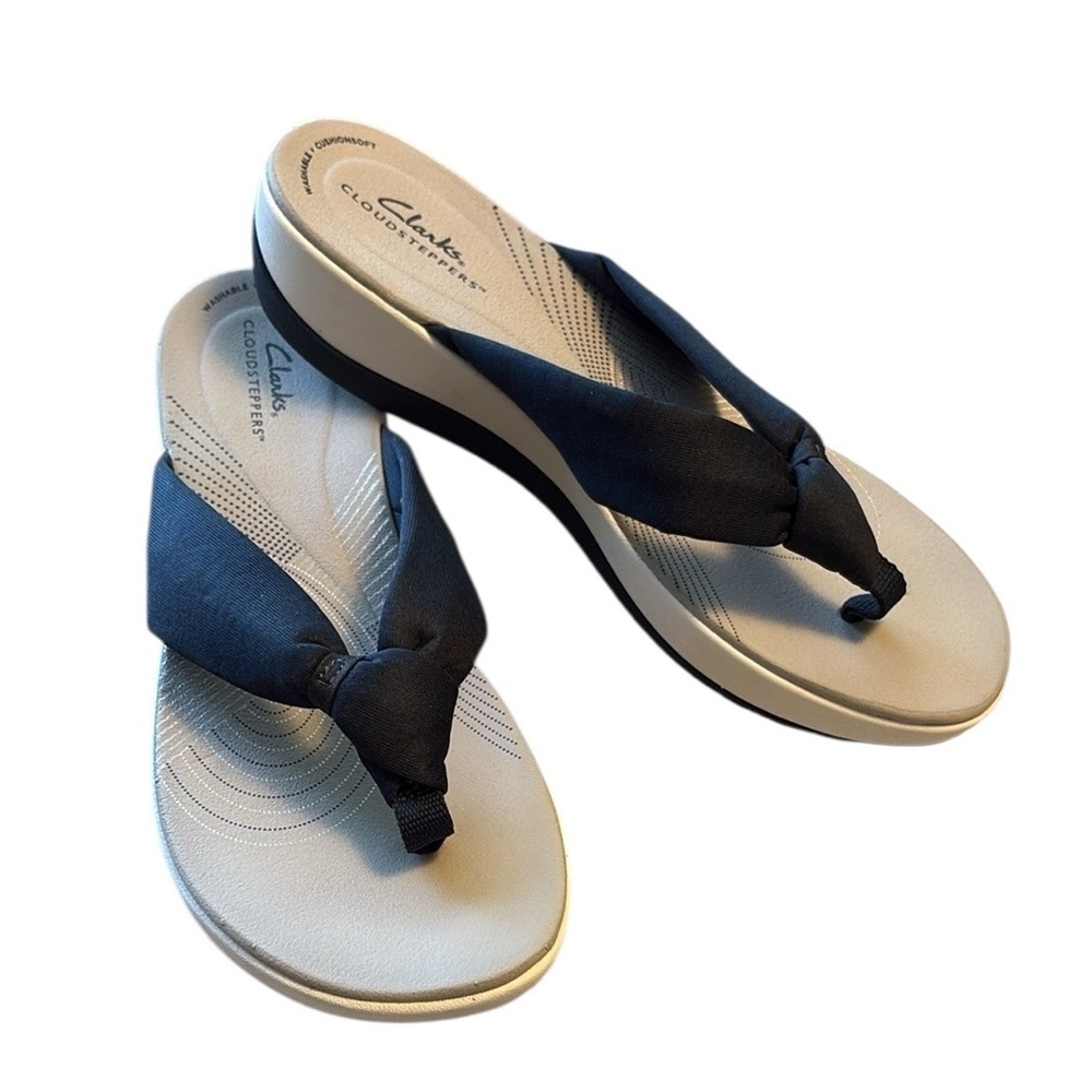 Clarks Women’s Cloudsteppers Sandals Thong Navy and White Size 10 New